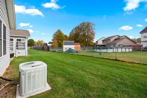 Exterior - 222 Stonehedge Dr, Elyria, OH 44035 photo 6 of 6