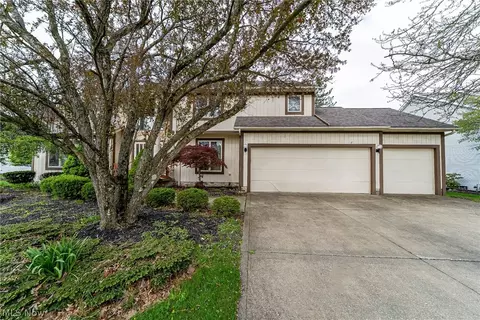 368 Leverett Ln, Highland Heights, OH 44143