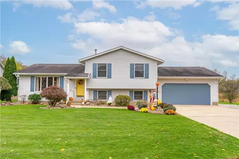 1702 Gulf St NW, Uniontown, OH 44685