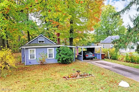 1994 Ewalt Ave NE, Warren, OH 44483