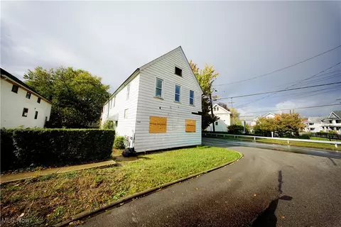 3482 W 49th St, Cleveland, OH 44102