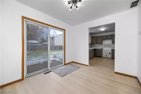 132 Warden Ave, Elyria, OH 44035 photo 7