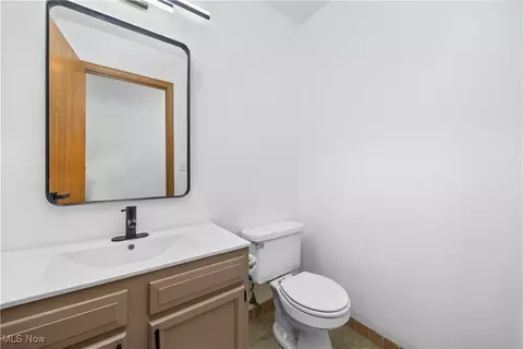 132 Warden Ave, Elyria, OH 44035 photo 17