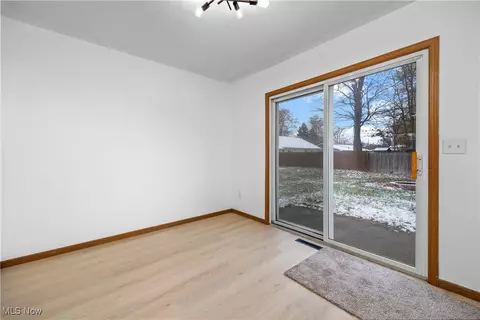 132 Warden Ave, Elyria, OH 44035 photo 10