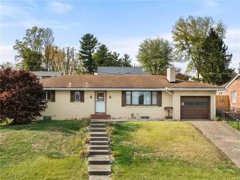 65310 Three Hills Dr, Bellaire, OH 43906