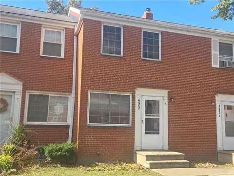 490 Kenwood Dr #B, Euclid, OH 44123