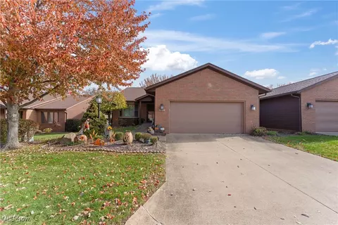 2185 Prestwick Dr, Uniontown, OH 44685