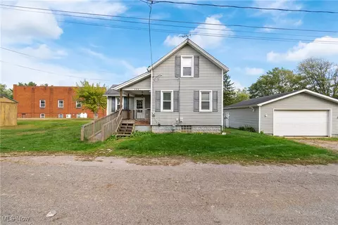 890 Green Side Ave SW, North Lawrence, OH 44666