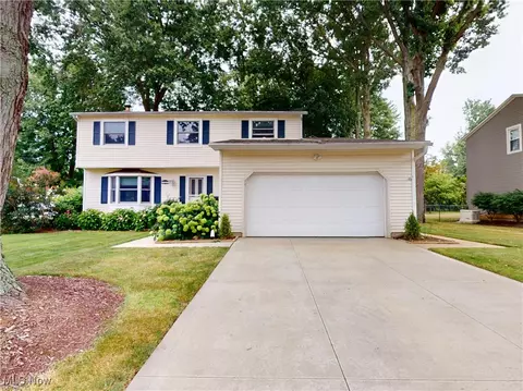 6267 Foxwood Ct, Mentor, OH 44060