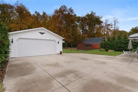 Exterior - 36725 Pettibone Rd, Solon, OH 44139 photo 6 of 12