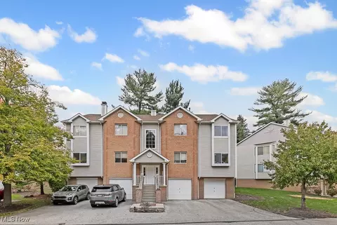339 Village Pointe Dr #4, Akron, OH 44313