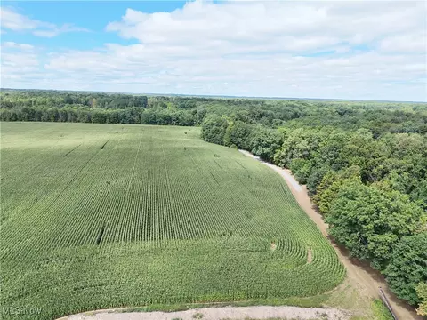 Fletcher Rd, Middlefield, OH 44062 photo 2