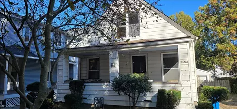 9917 Foster Ave, Bratenahl, OH 44108