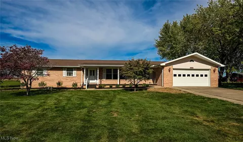 15899 Bowman St NE, Homeworth, OH 44634