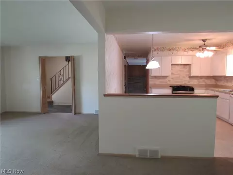 Living - 4805 Maple Hill Dr, Seven Hills, OH 44131 photo 1 of 8