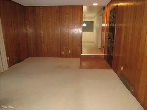 Living - 4805 Maple Hill Dr, Seven Hills, OH 44131 photo 6 of 8