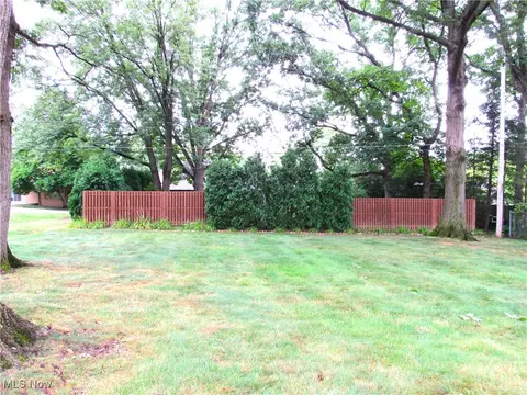 Exterior - 4805 Maple Hill Dr, Seven Hills, OH 44131 photo 3 of 8