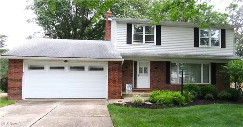 Exterior - 4805 Maple Hill Dr, Seven Hills, OH 44131 photo 7 of 8