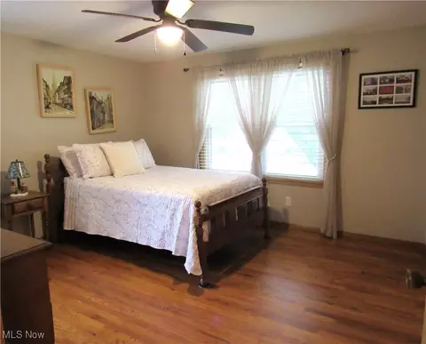 Bedroom - 4805 Maple Hill Dr, Seven Hills, OH 44131 photo 1 of 5