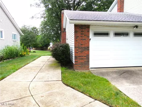 Exterior - 4805 Maple Hill Dr, Seven Hills, OH 44131 photo 8 of 8