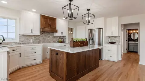 Kitchen - 3 Retilly Dr, Coshocton, OH 43812 photo 2 of 5