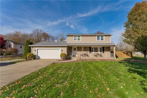 9679 Cain Dr NE, Warren, OH 44484