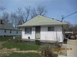 1811 E 298th St, Wickliffe, OH 44092