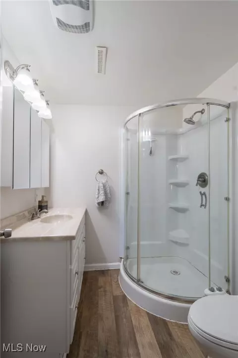 Bath - 5877 Ford Rd, Elyria, OH 44035 photo 2 of 2