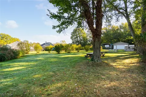 Exterior - 5877 Ford Rd, Elyria, OH 44035 photo 10 of 13