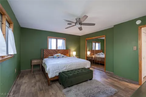 Bedroom - 5877 Ford Rd, Elyria, OH 44035 photo 4 of 5