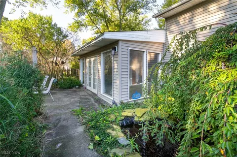 Exterior - 5877 Ford Rd, Elyria, OH 44035 photo 12 of 13