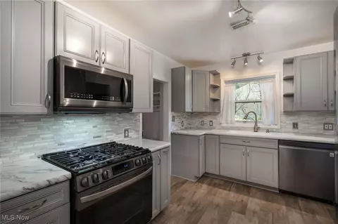 Kitchen - 5877 Ford Rd, Elyria, OH 44035 photo 1 of 3