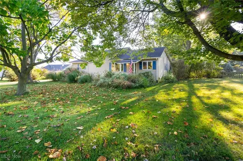 5877 Ford Rd, Elyria, OH 44035