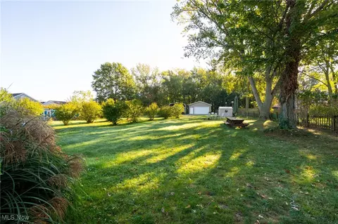 Exterior - 5877 Ford Rd, Elyria, OH 44035 photo 11 of 13