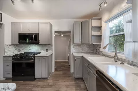 Kitchen - 5877 Ford Rd, Elyria, OH 44035 photo 3 of 3
