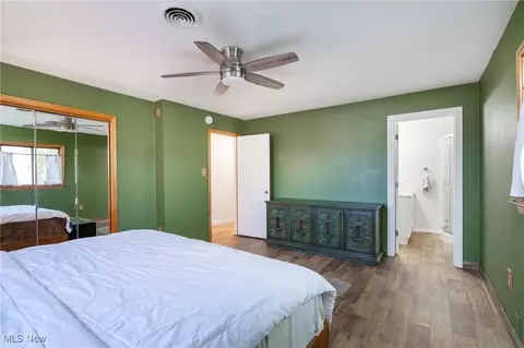 Bedroom - 5877 Ford Rd, Elyria, OH 44035 photo 5 of 5