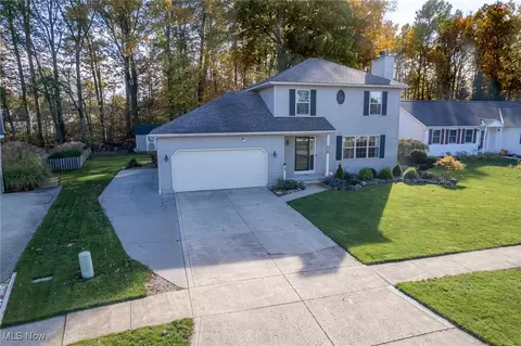 758 Song Bird St, Elyria, OH 44035
