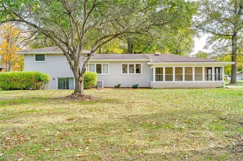 Exterior - 7692 W Parkside Dr, Boardman, OH 44512 photo 10 of 12