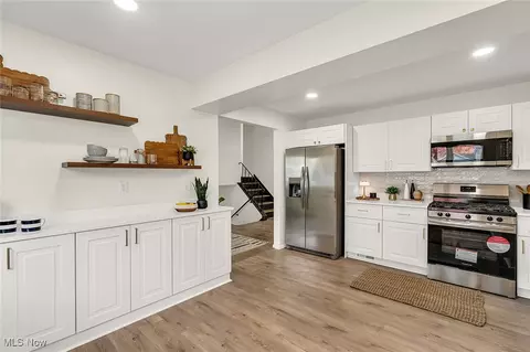 Kitchen - 7692 W Parkside Dr, Boardman, OH 44512 photo 1 of 6