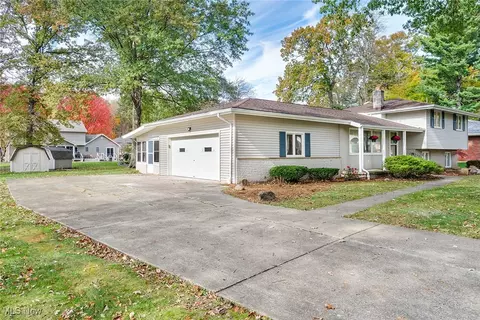 Exterior - 7692 W Parkside Dr, Boardman, OH 44512 photo 3 of 12