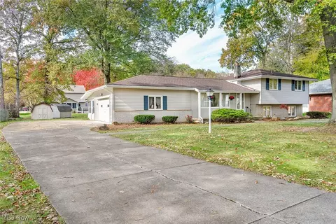 Exterior - 7692 W Parkside Dr, Boardman, OH 44512 photo 2 of 12