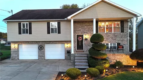 5110 Briscoe Rd, Vienna, WV 26105