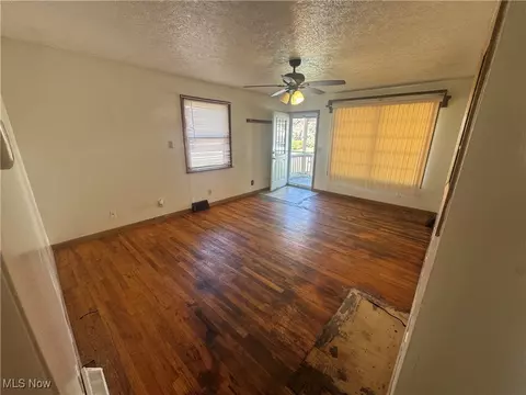 244 13th St, Elyria, OH 44035 photo 6