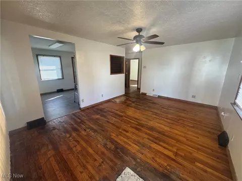 244 13th St, Elyria, OH 44035 photo 5