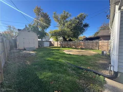 244 13th St, Elyria, OH 44035 photo 16