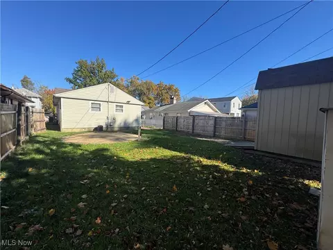 244 13th St, Elyria, OH 44035 photo 17