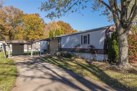 20 Grand Blvd, Olmsted Falls, OH 44138