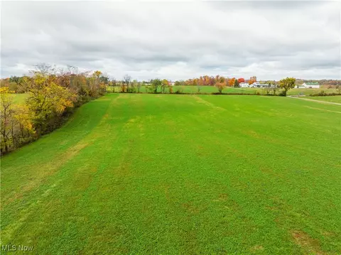 V/l Cr 201, Mount Hope, OH 44627