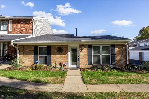 3634 Kenwood Dr, Uniontown, OH 44685