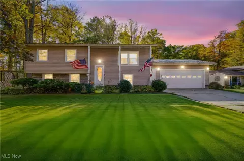 7435 Glenwood Rd, Conneaut, OH 44030